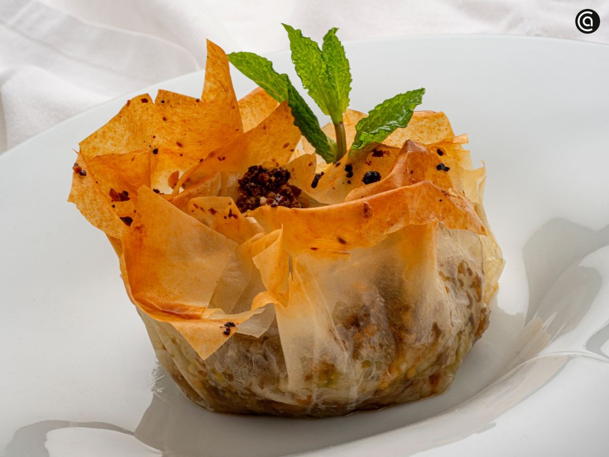 Crujiente de requesón, pistachos, almendras y dátiles, el postre sencillo de Eva Arguiñano