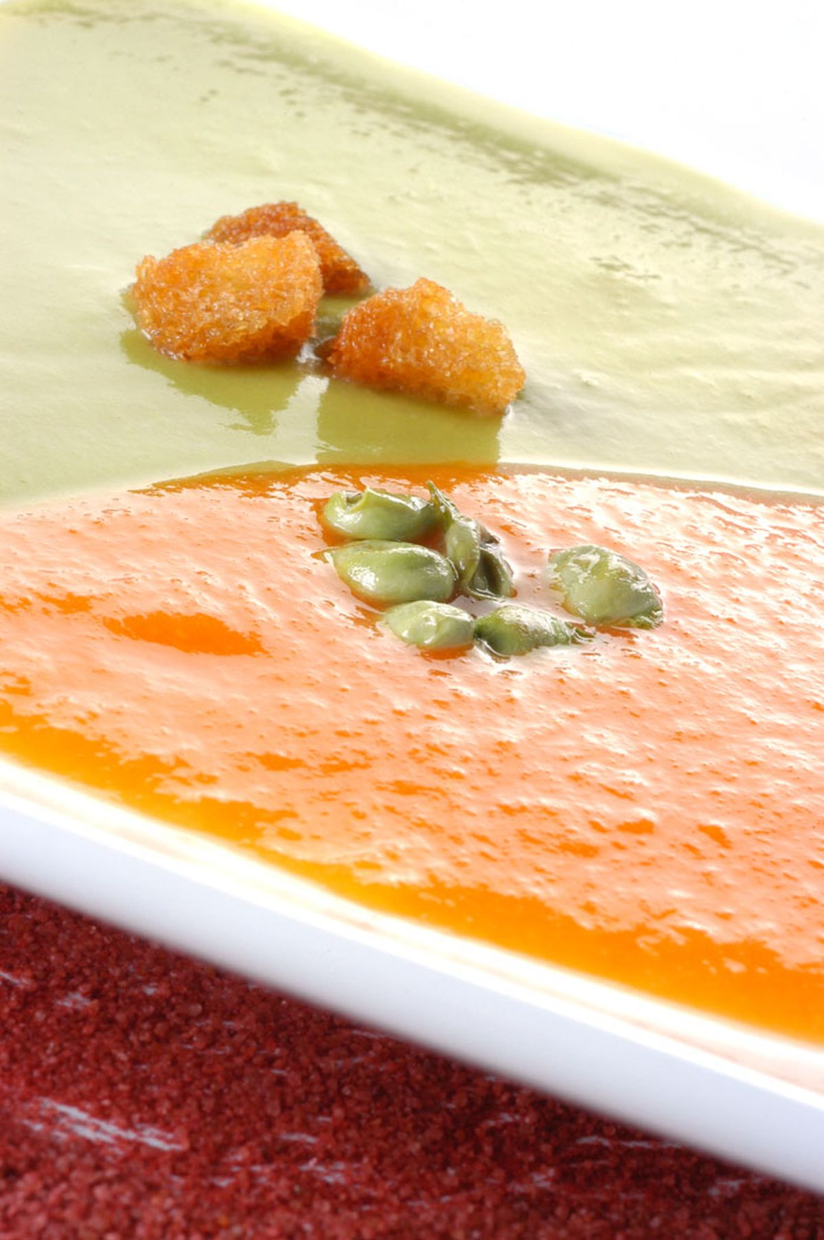 Crema verde y naranja