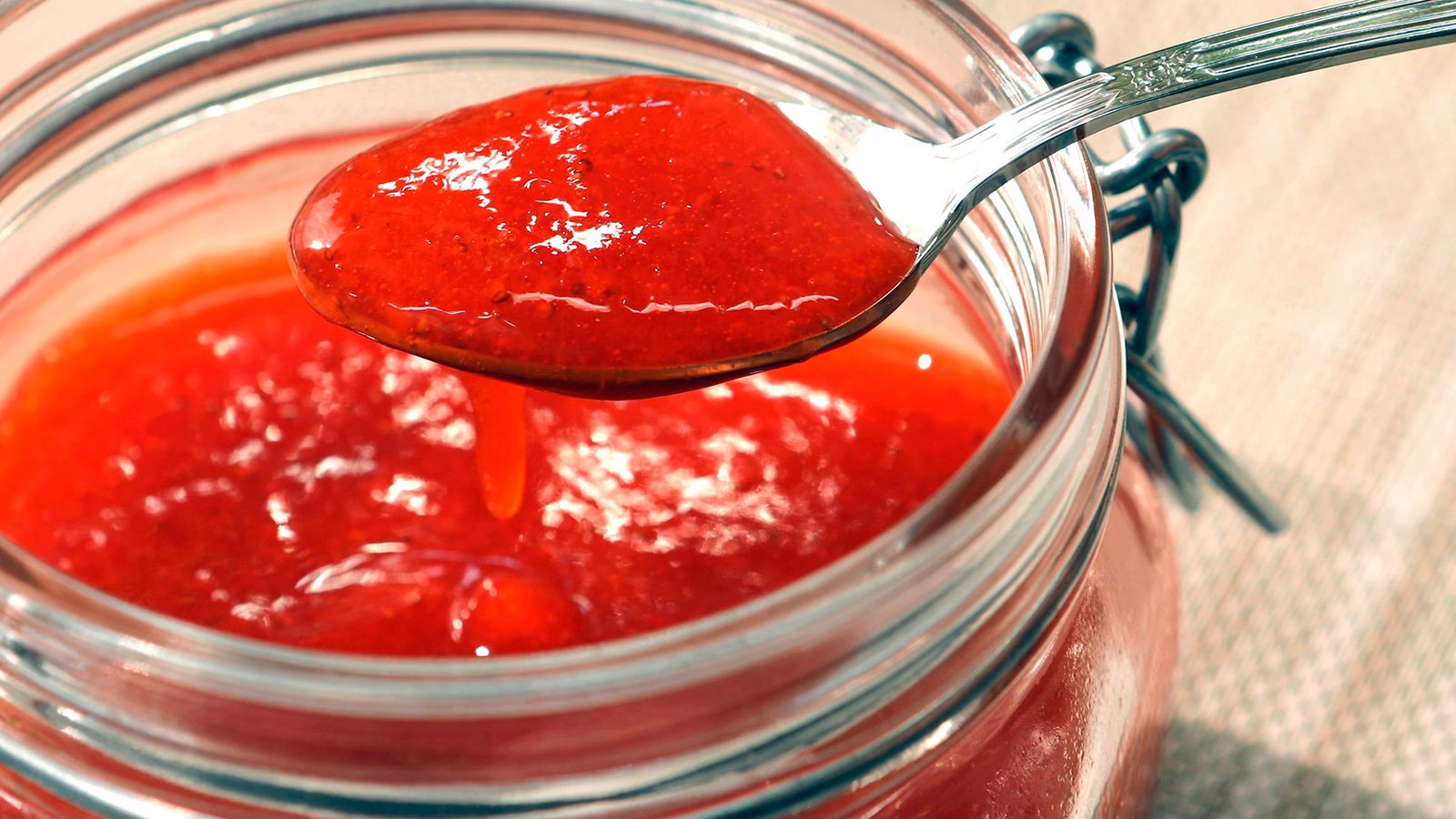Guárdala en un bote hermético Salsa de fresas Paso 5