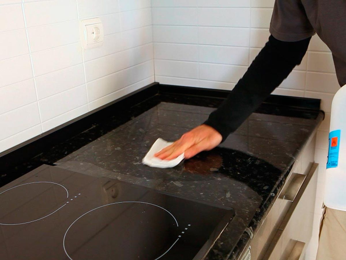 Colocar un salva encimera de cocina paso 1