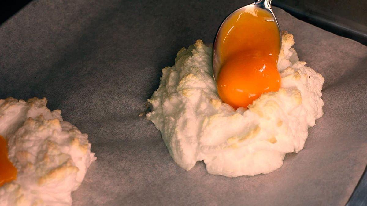 Receta de huevos nube (Cloud eggs)  paso 4