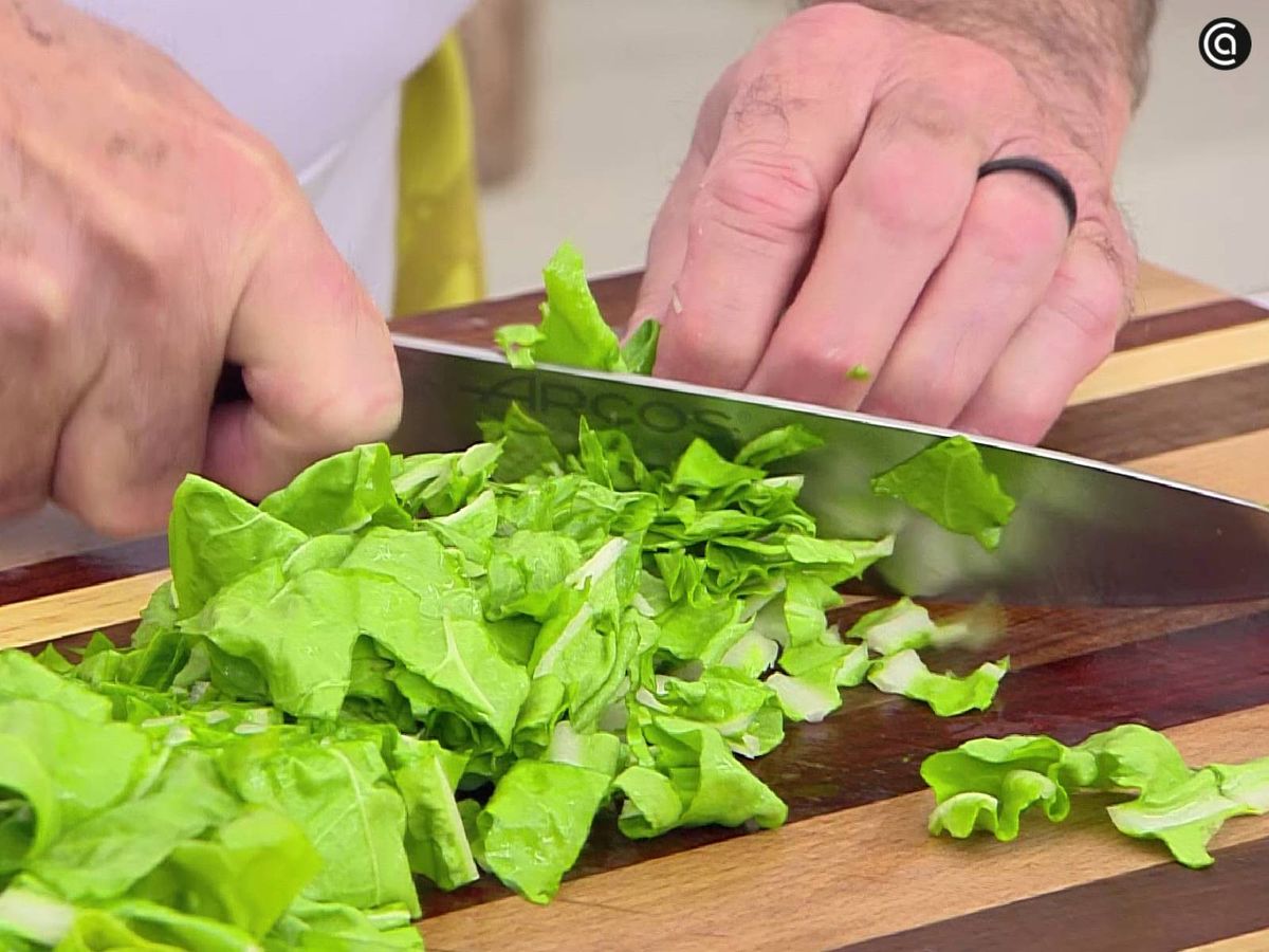 Limpia y corta las verduras