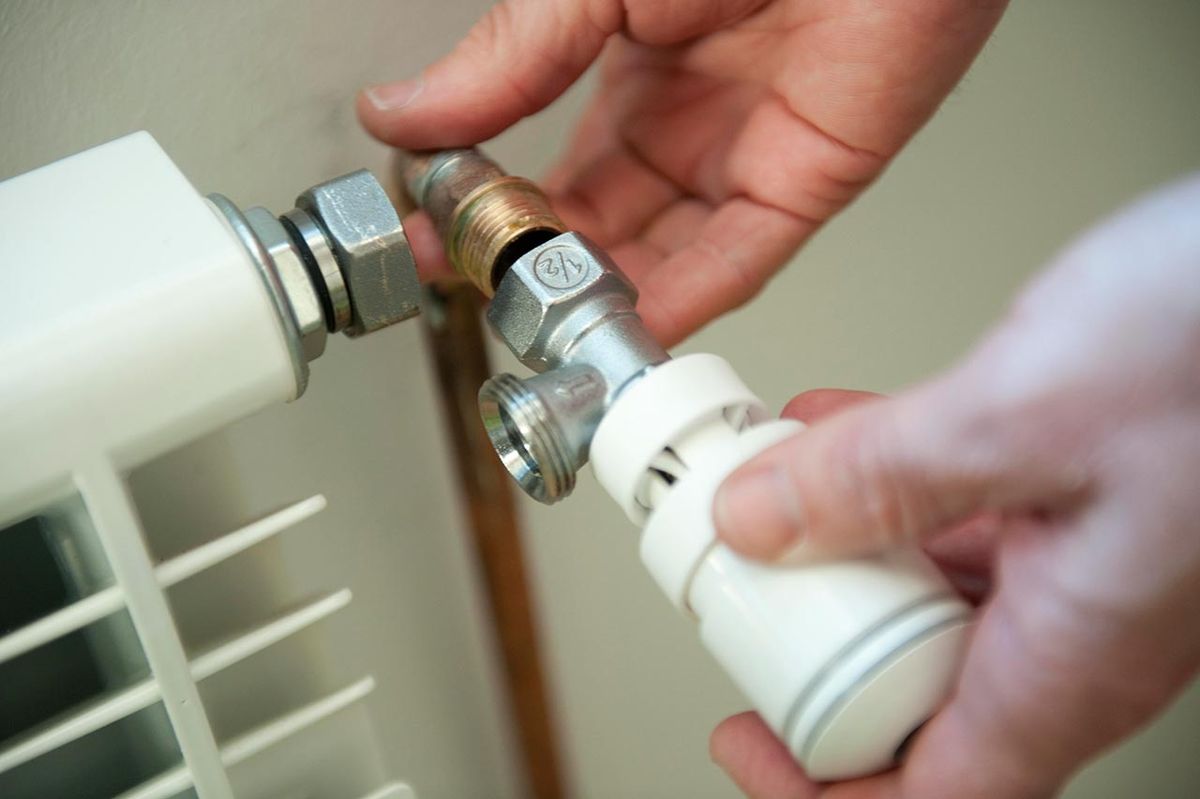 brico 0599 2 colocar termostato radiador paso 5