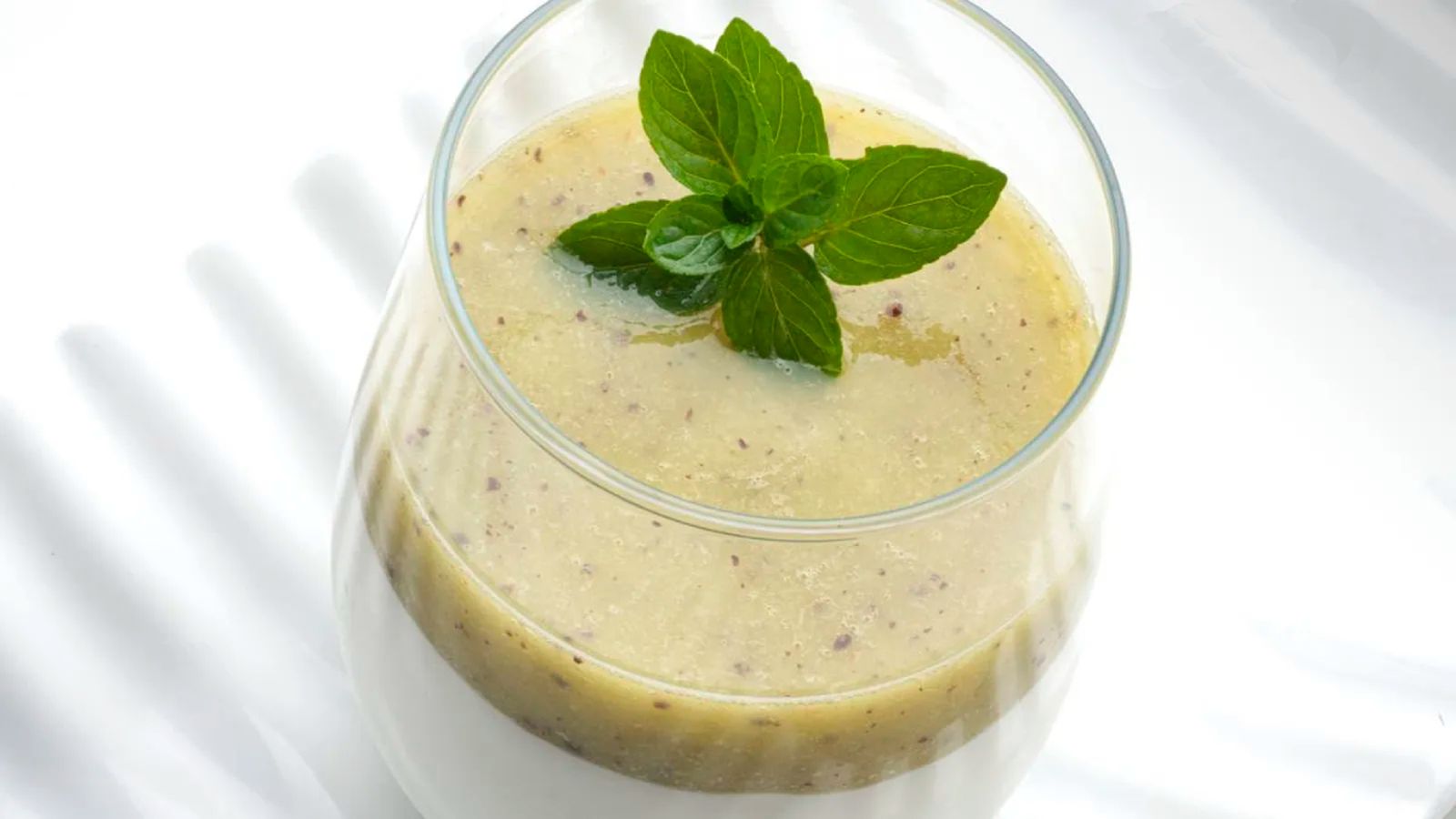 Mousse de yogurt con kiwi