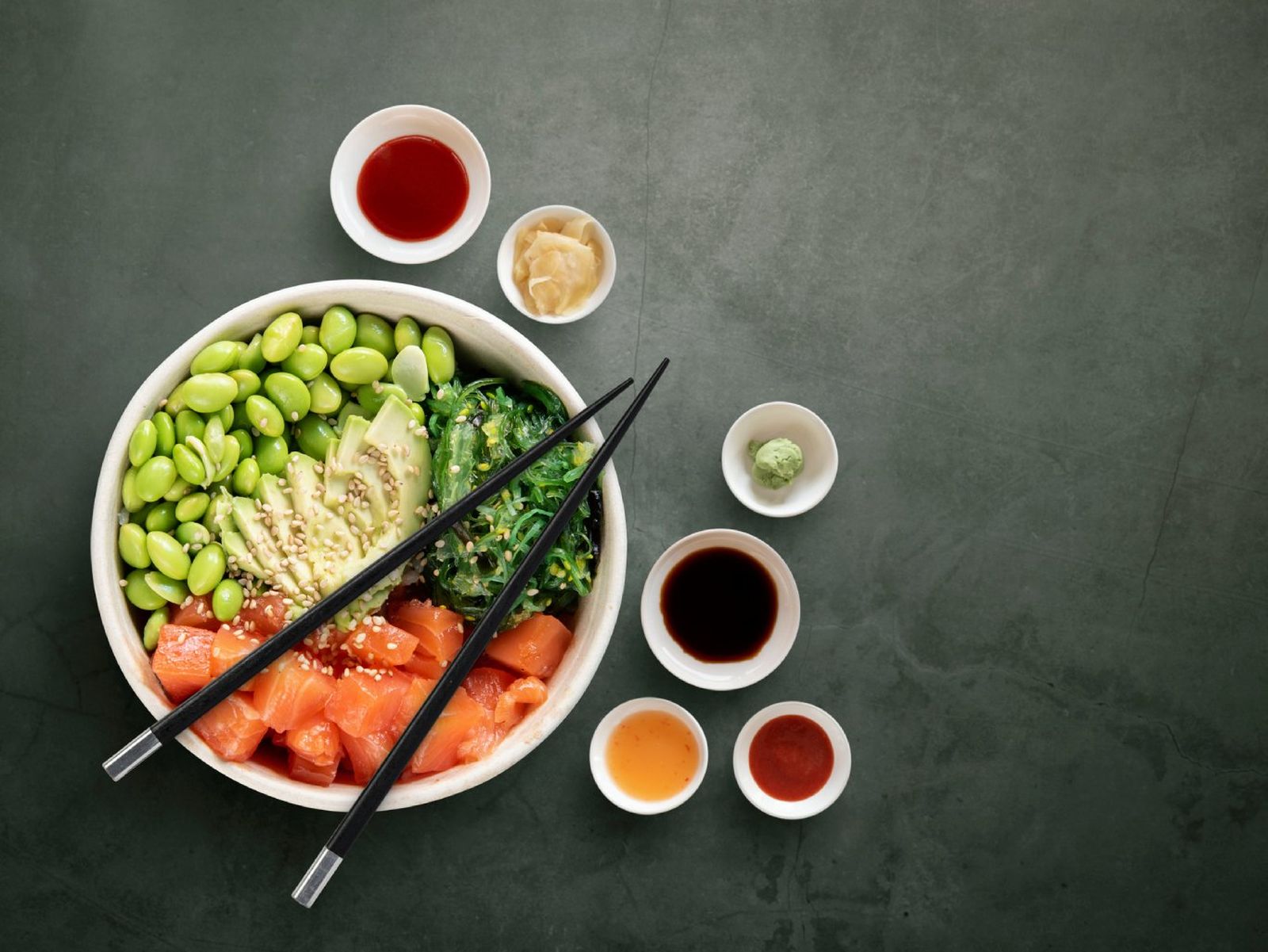 Elige la salsa de tu poke en función de los ingredientes añadidos Elige la salsa de tu poke en función de los ingredientes añadidos