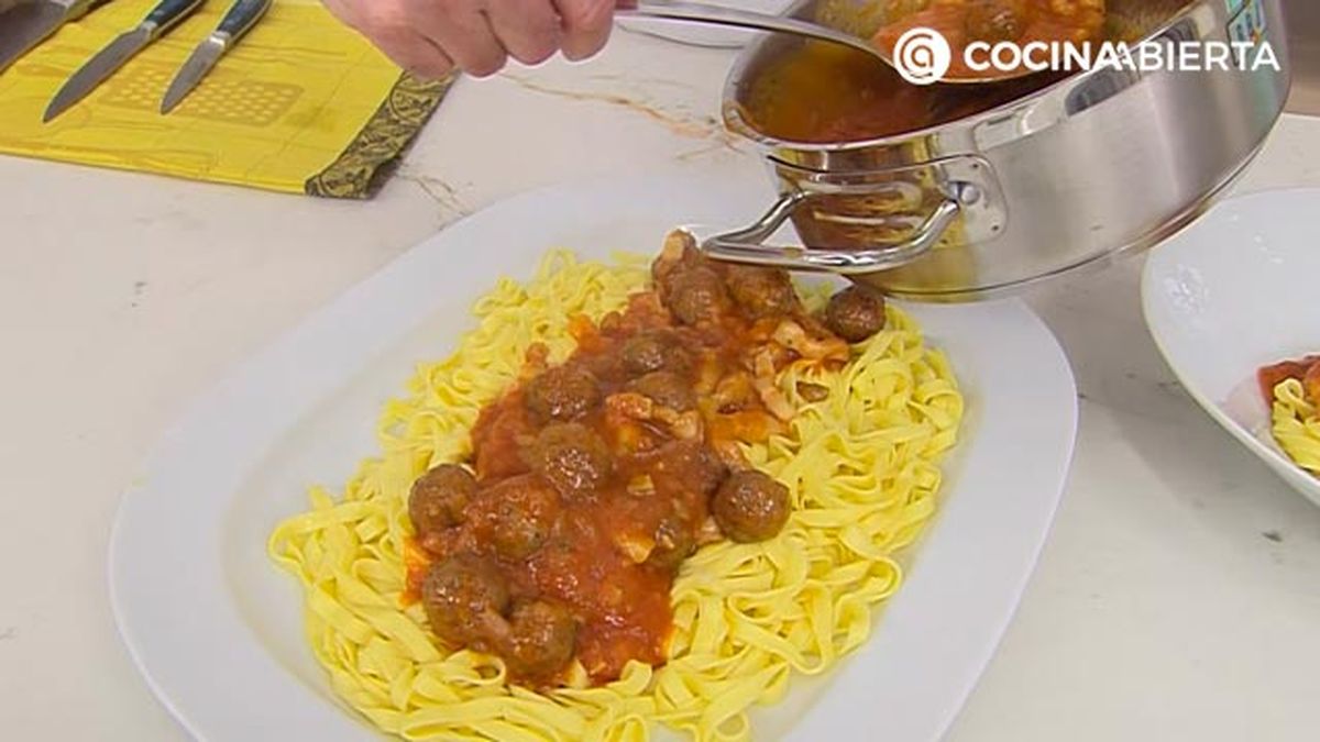 receta tallarines con albondigas de ternera y queso en alsa tomate karlos arguinano karl6715 paso4