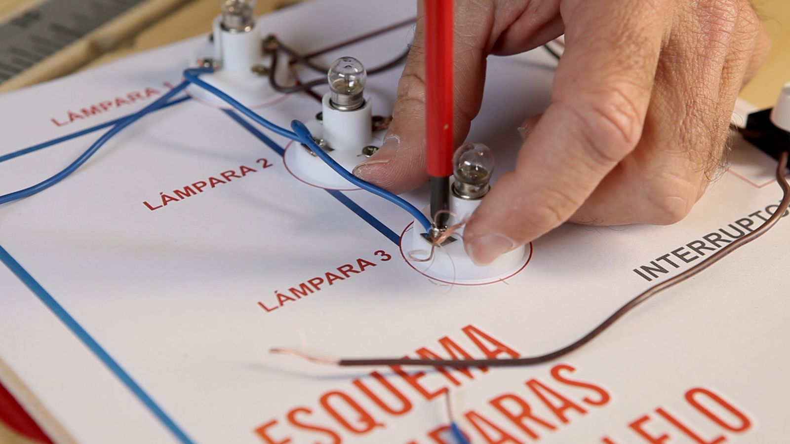 Circuito eléctrico en paralelo paso 6