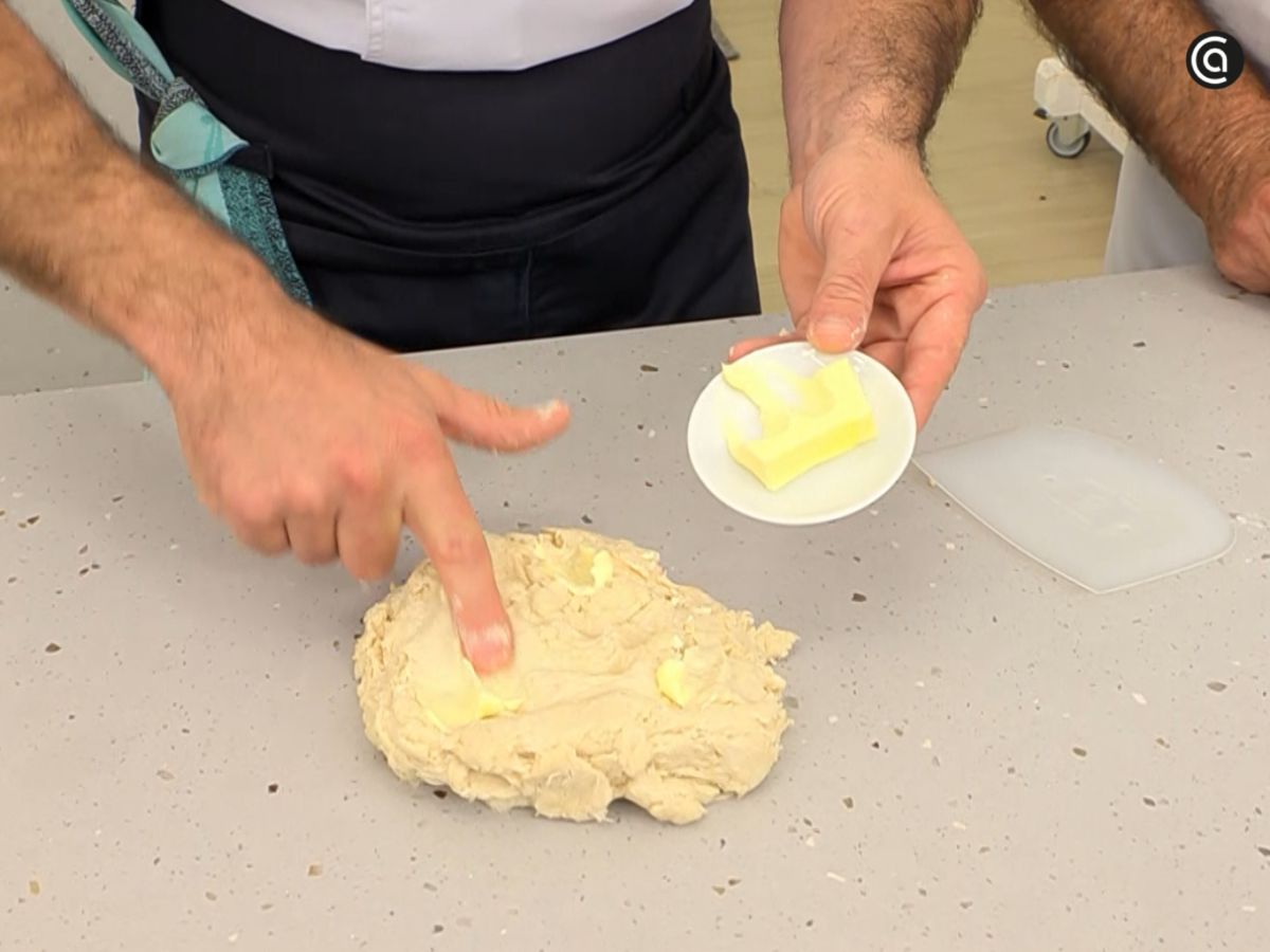 La grasa se integra mejor cuando la masa ha pasado por la autólisis.