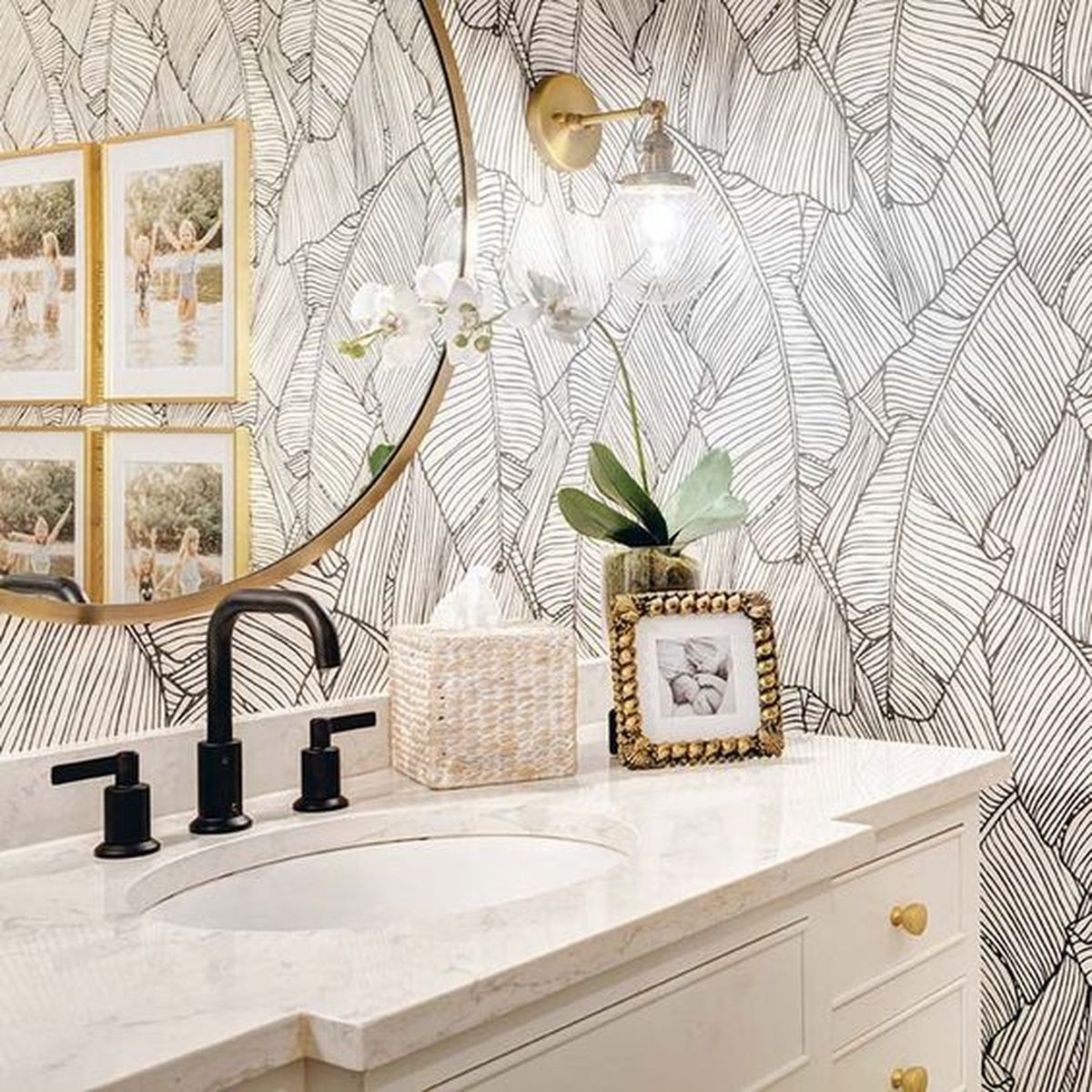 papel pintado bano blanco y negro