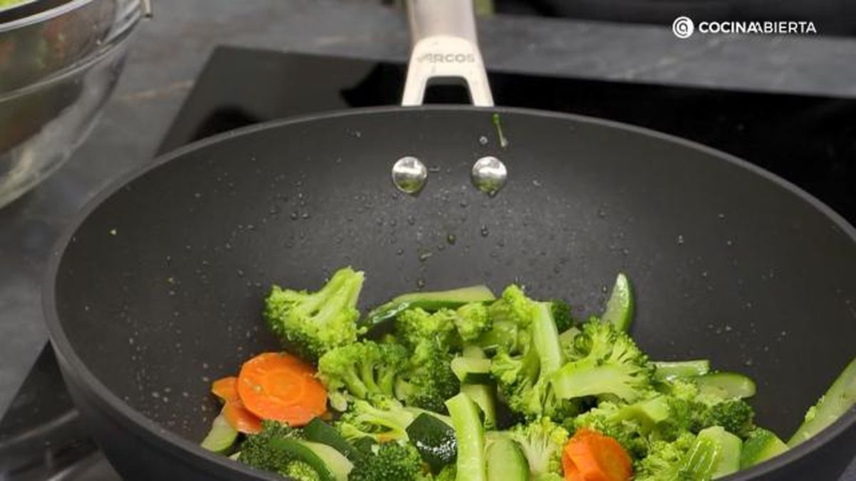 KARL7206 Verduras salteadas costillas conejo paso 3