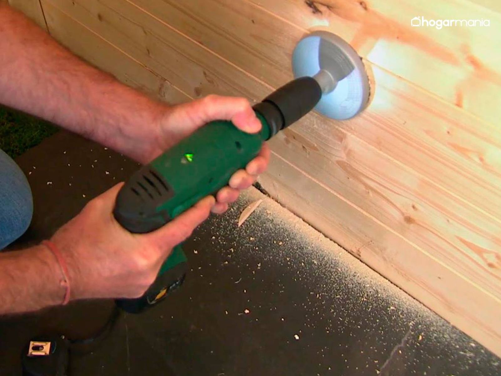 Haz un agujero para la salida de humos