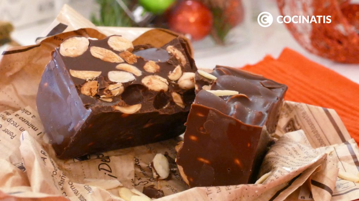 Turrón de chocolate con almendras 