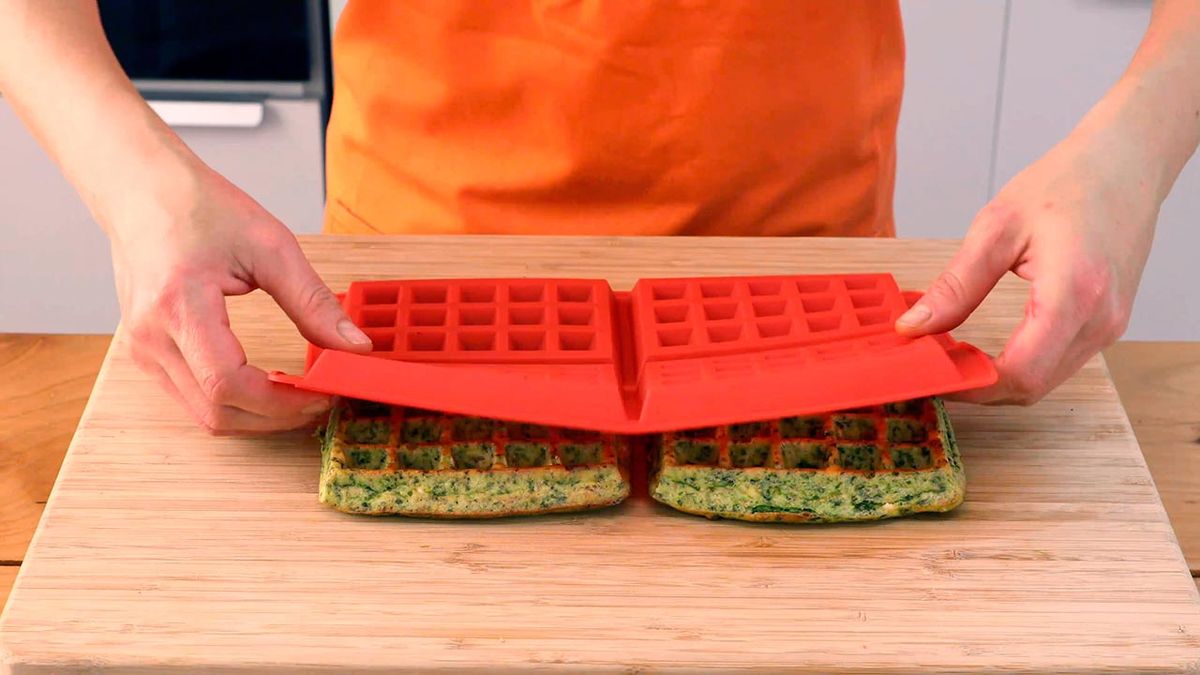 Recetas de gofres salados de espinaca y queso feta  paso 6