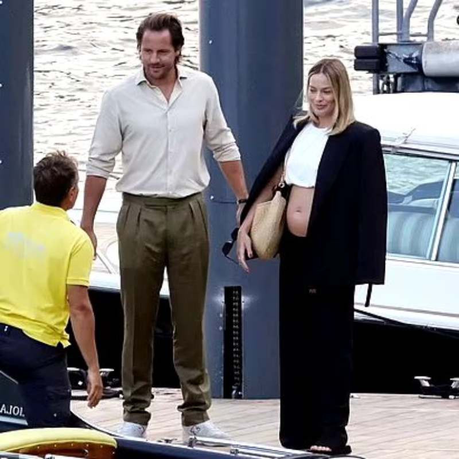 Margot Robbie embarazada, con su marido Tom Ackerley Margot Robbie embarazada, con su marido Tom Ackerley