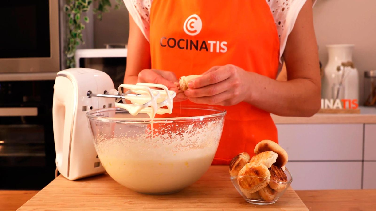 Receta de bizcocho de mazapán paso 3 Receta de bizcocho de mazapán paso 3