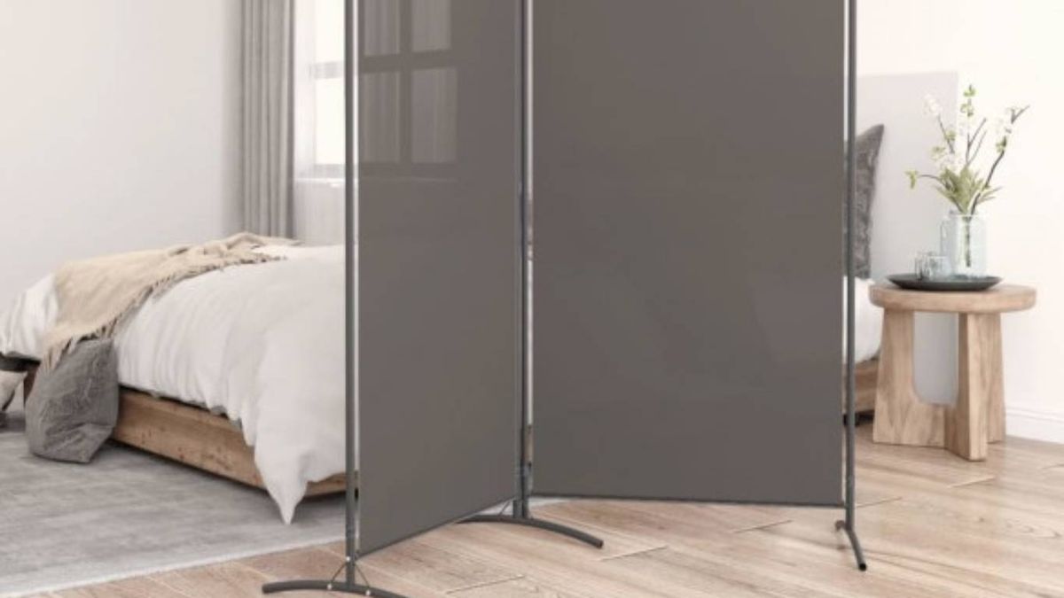 Los biombos son una opción práctica y estética para separar ambientes de forma flexible.