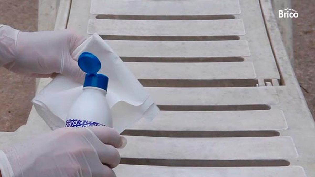 Como pintar una tumbona de plastico paso 2