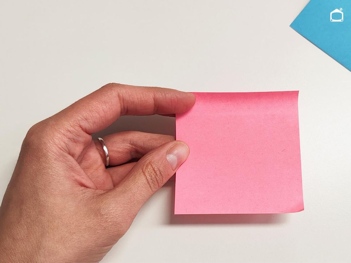 Cómo hace un corazón de papel, paso 1.