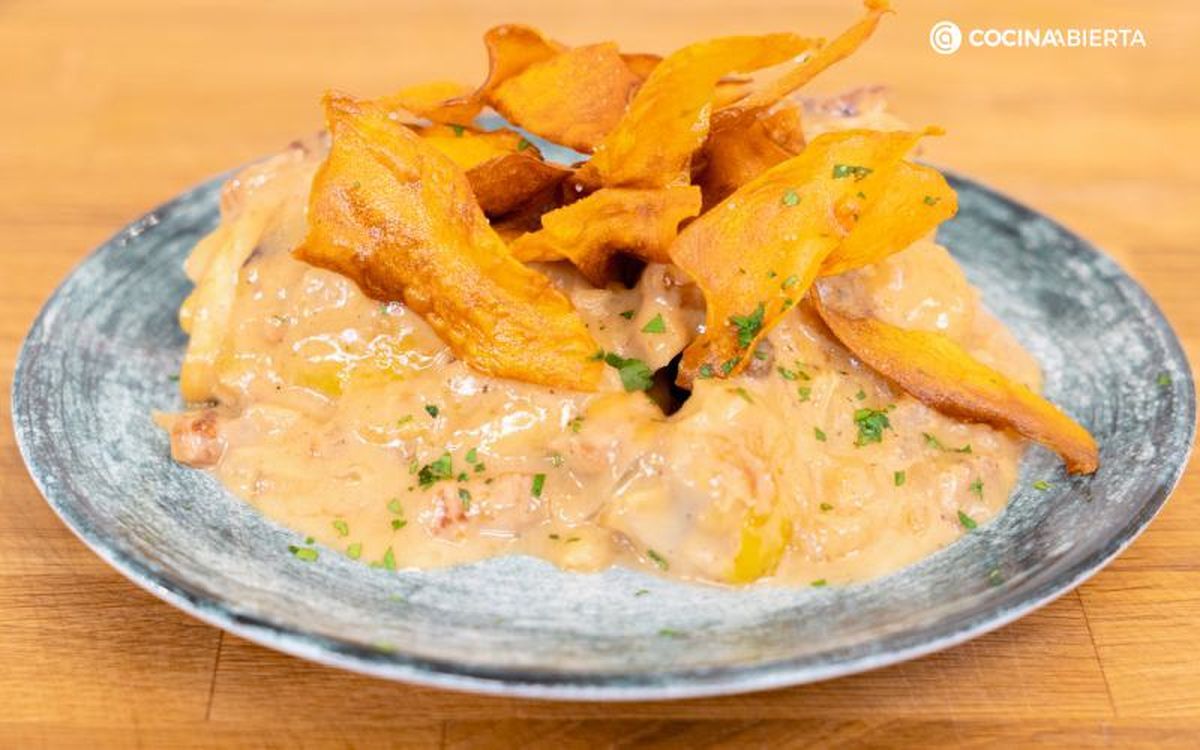 Pollo con salsa de turrón y cava - plato