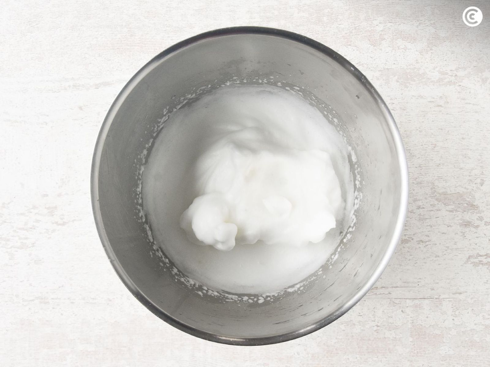 Montar claras para el bizcocho casero de la abuela