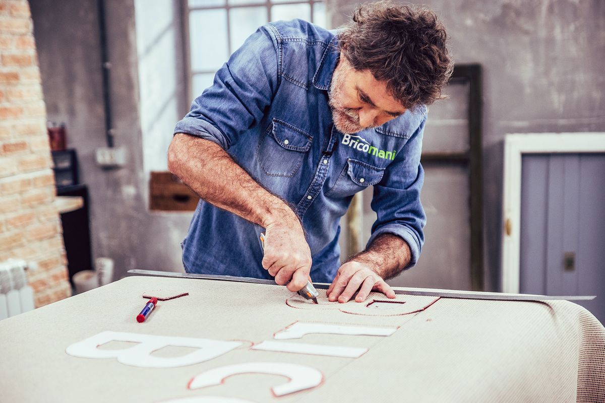 Cómo colocar una moqueta paso 4