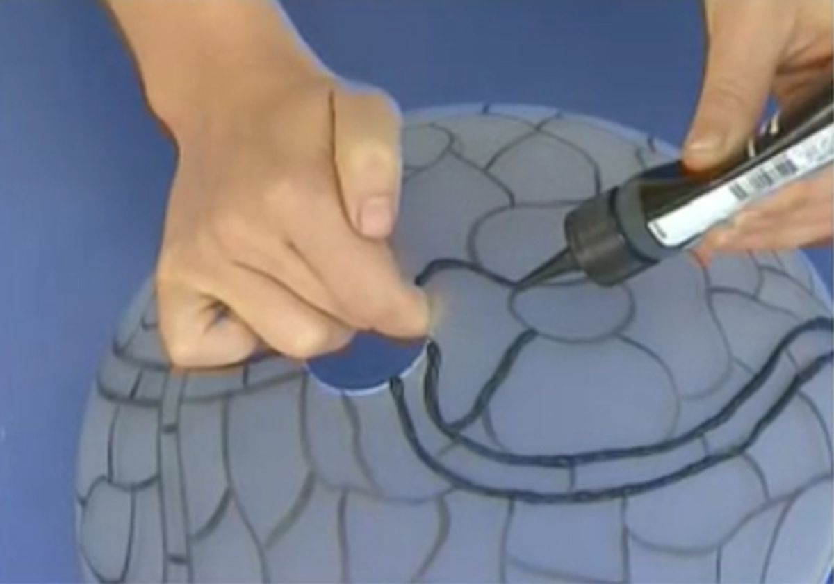 Cómo hacer una lámpara de estilo Tiffany paso 3