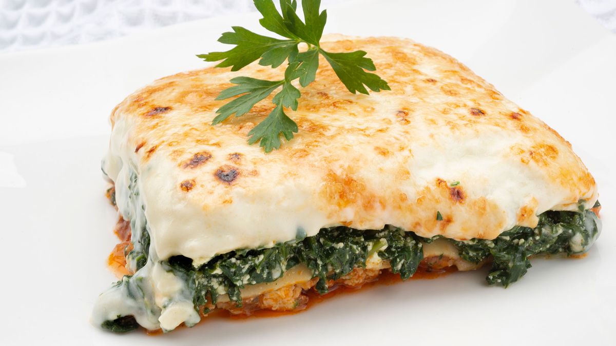 Lasaña de pollo, espinacas y requesón