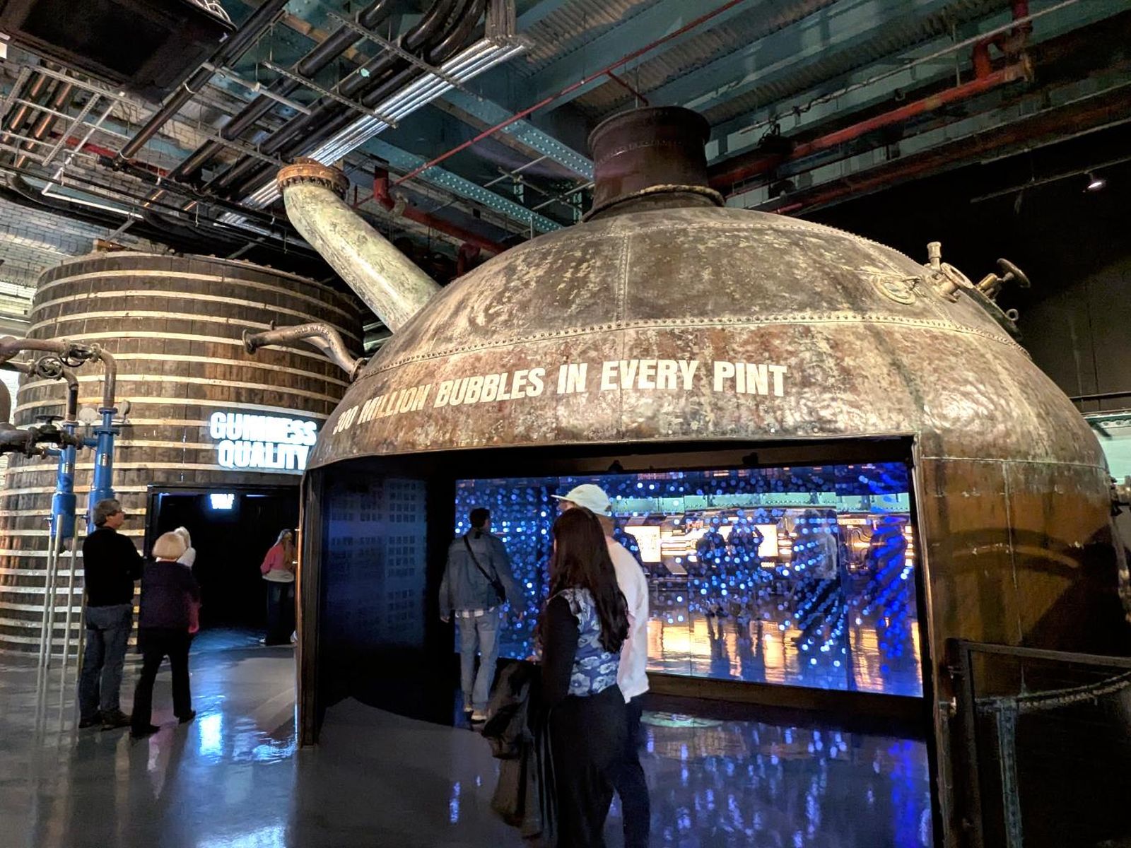 Una de las piezas más atractivas está centrada en la espuma y las burbujas