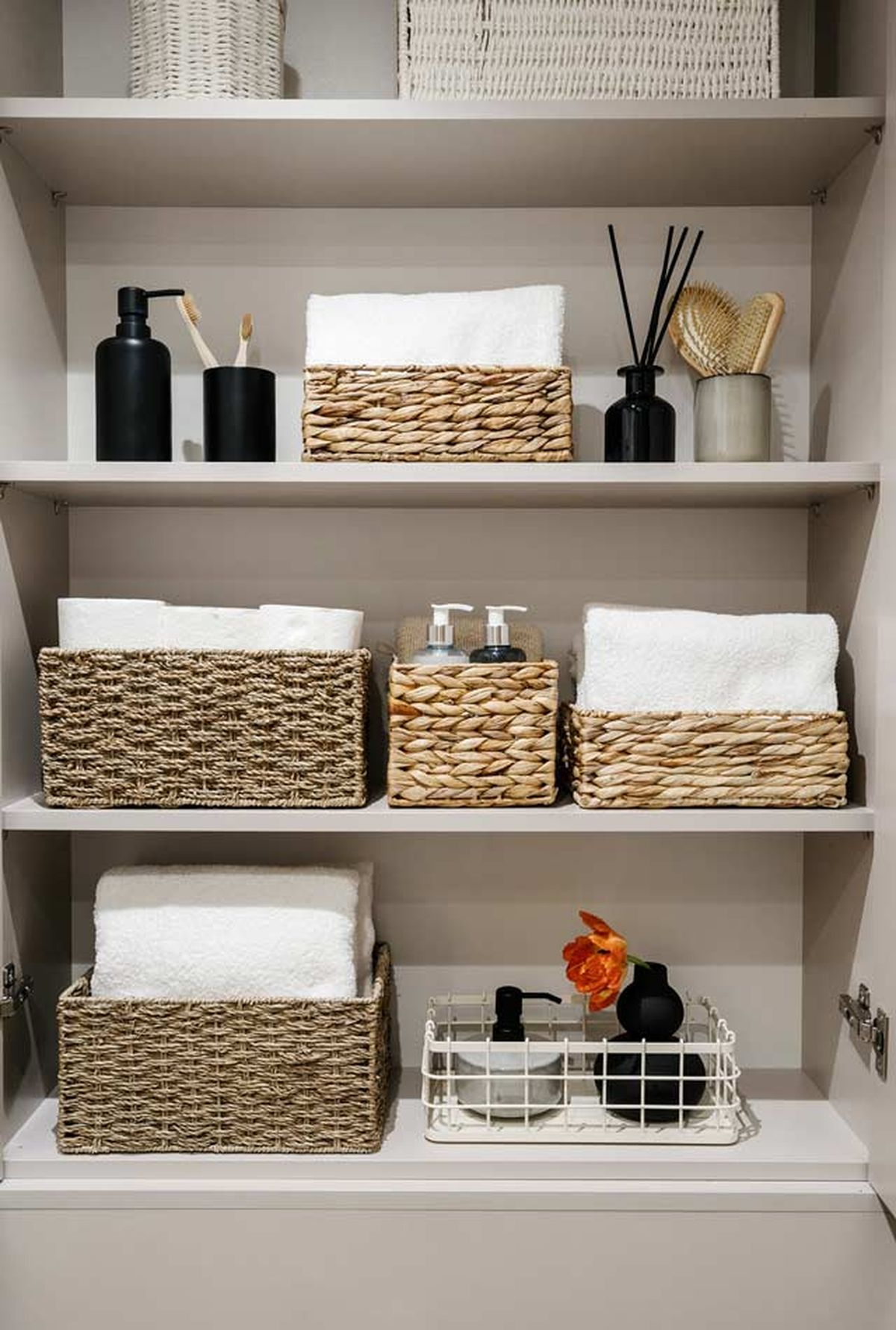 ideas organizar bano pequeno cestas cajas almacenaje