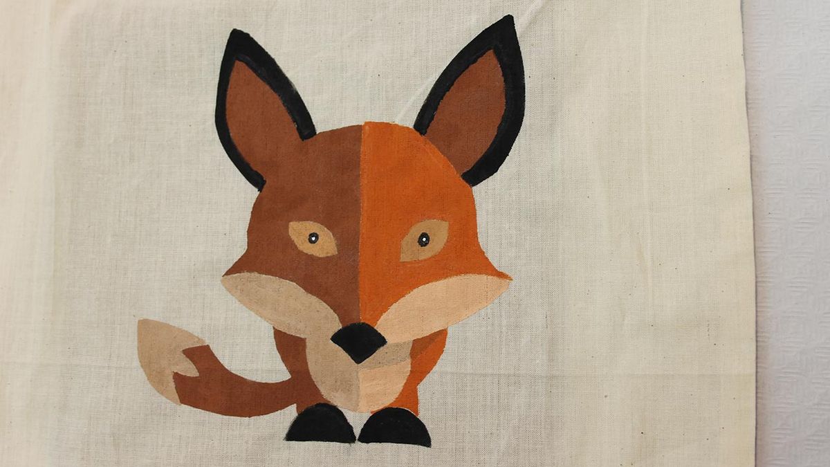 Pintar una mochila de tela paso 12