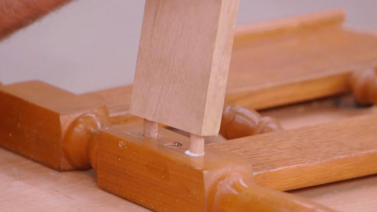 Cómo hacer un sillón provenzal con un cabecero paso 8