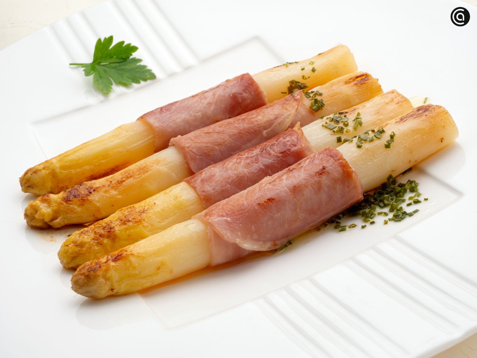 Espárragos blancos a la plancha, receta de Karlos Arguiñano