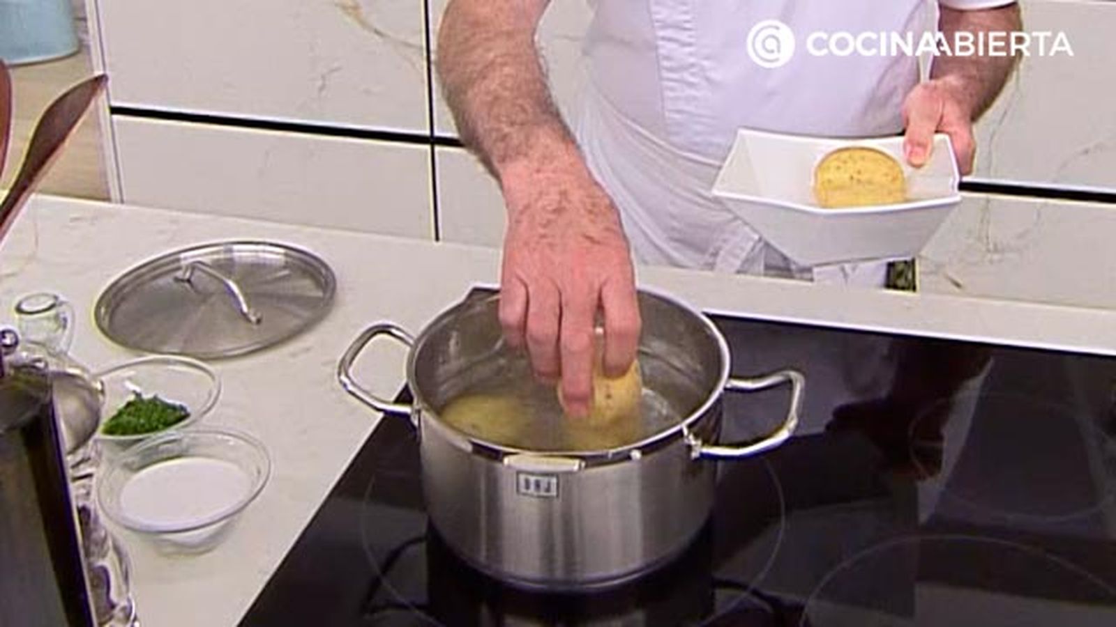espaldilla de ternera a la plancha con verduras receta karlos arguinano karl67500321 paso1 espaldilla de ternera a la plancha con verduras receta karlos arguinano karl67500321 paso1