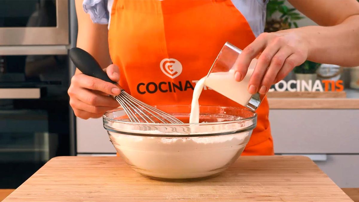 Cómo hacer pan de hot dog  paso 2