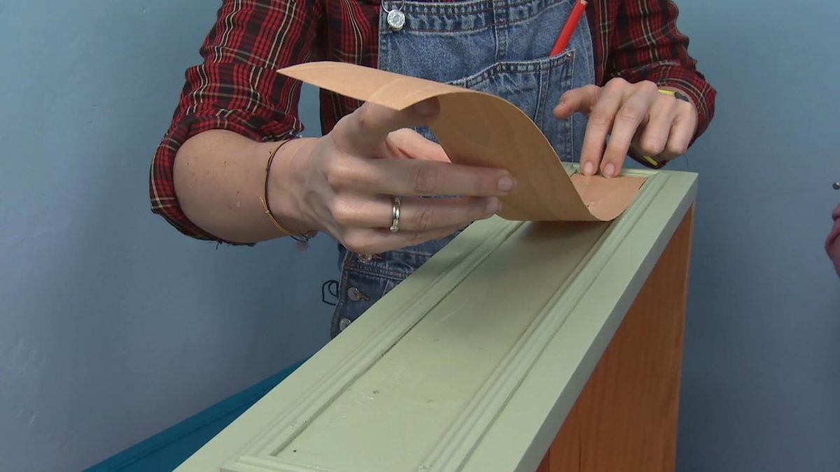 como pintar un chifonier de melamina paso 3