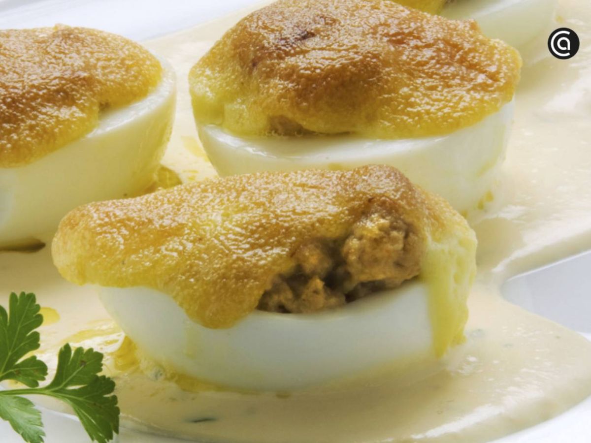 Los huevos rellenos de champiñones son una opción a los típicos de atún.