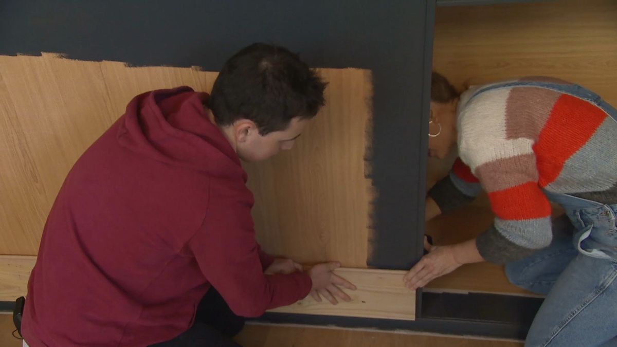 DEKO0721 decorar dormitorio juvenil verde en buhardilla paso5