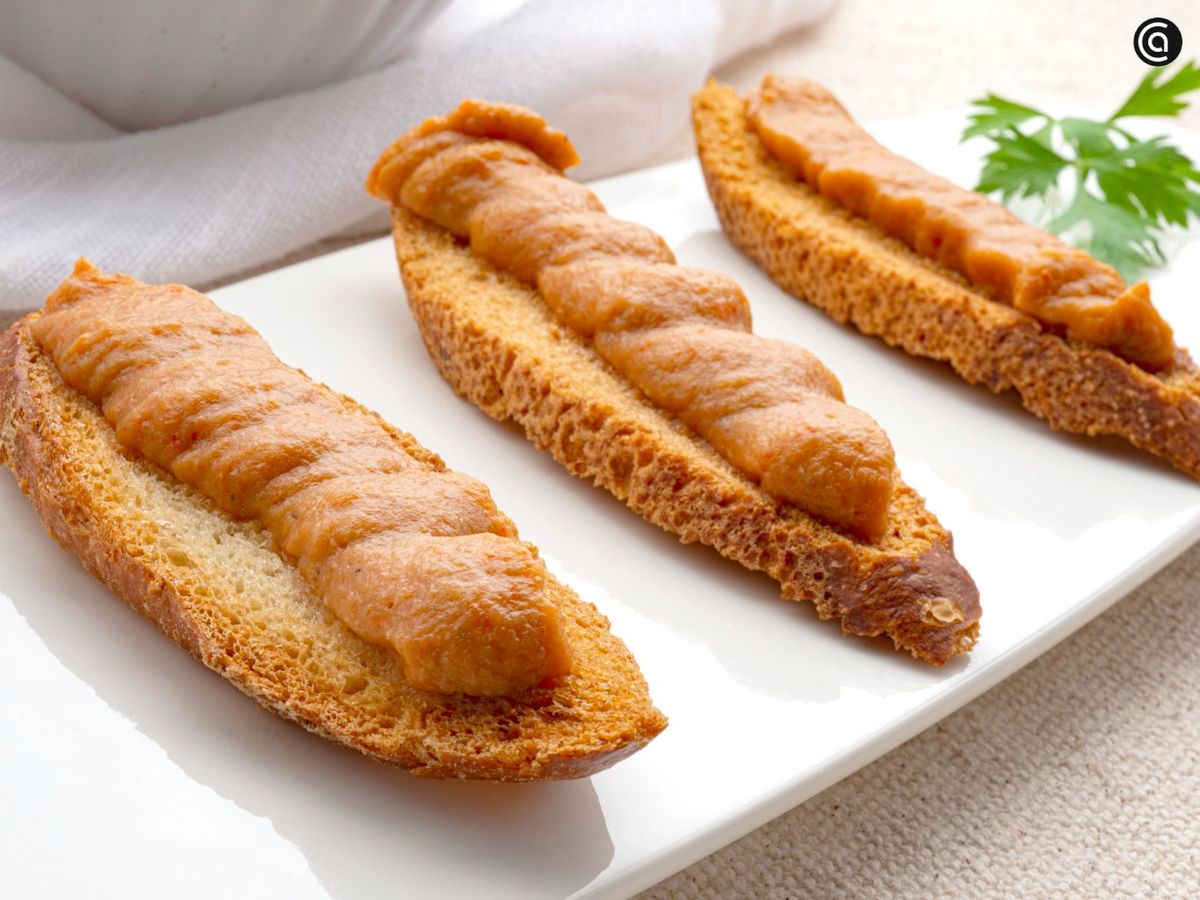 Textura cremosa y un toque ahumado en este paté de pimiento y berenjena de Karlos Arguiñano