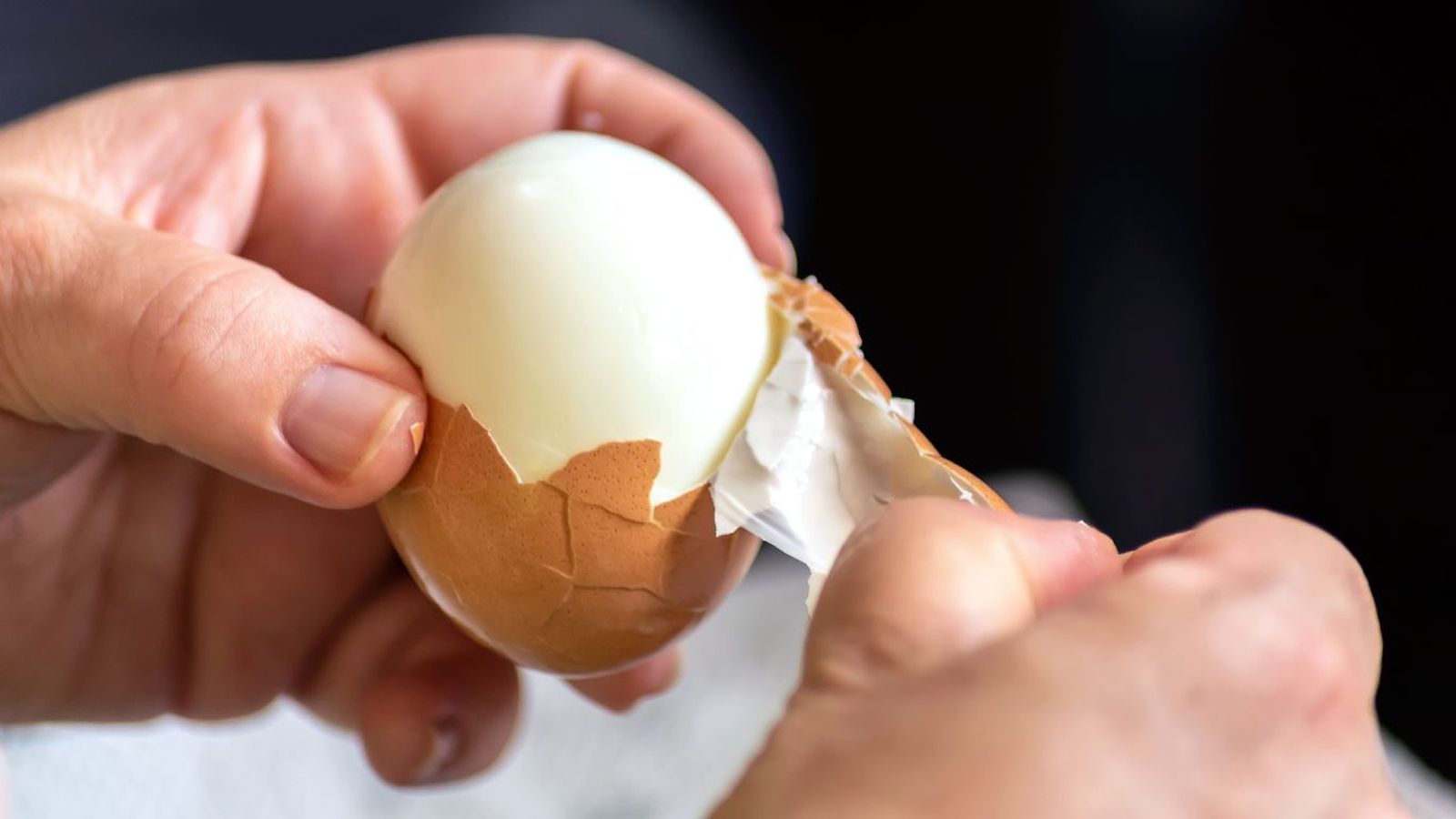 Pelar huevos