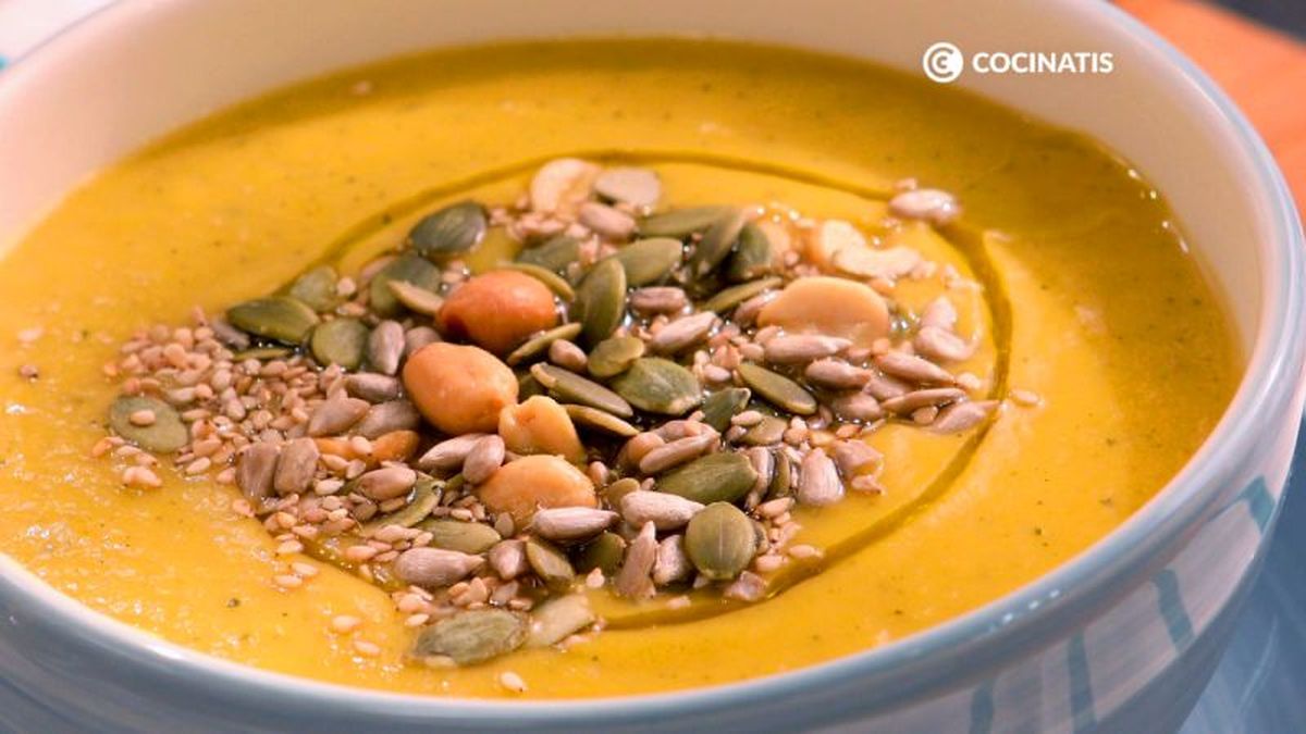 Crema con pipas de calabaza y frutos secos