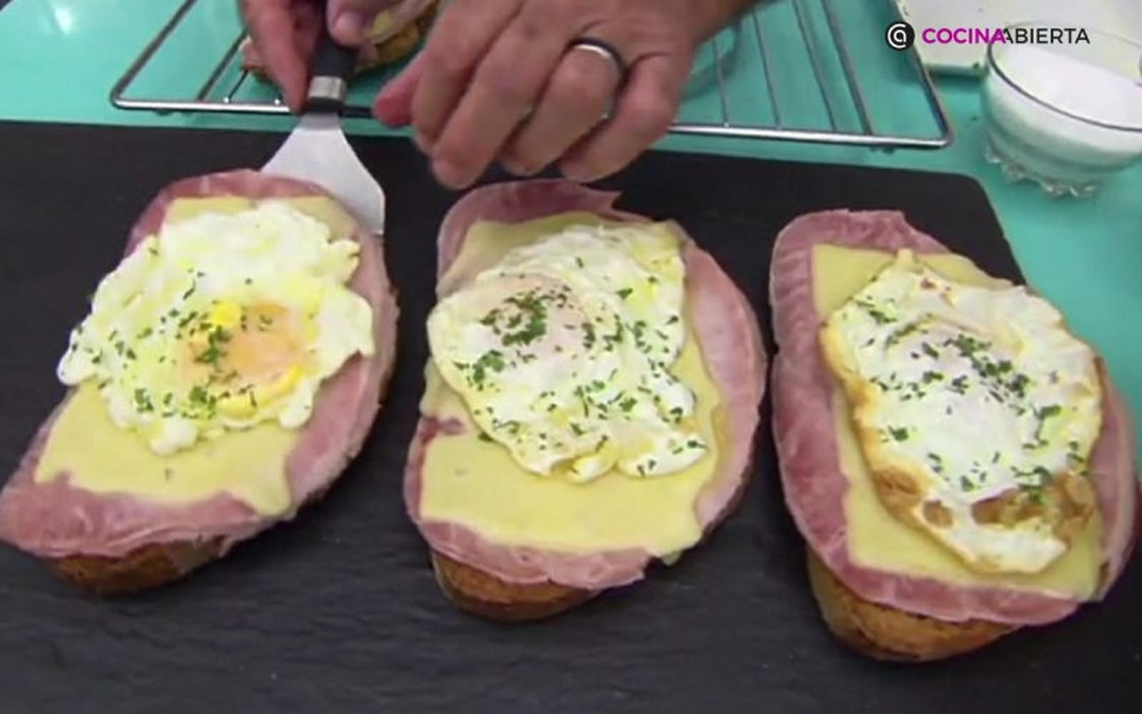 Tosta de jamón y queso - paso 4 Tosta de jamón y queso - paso 4
