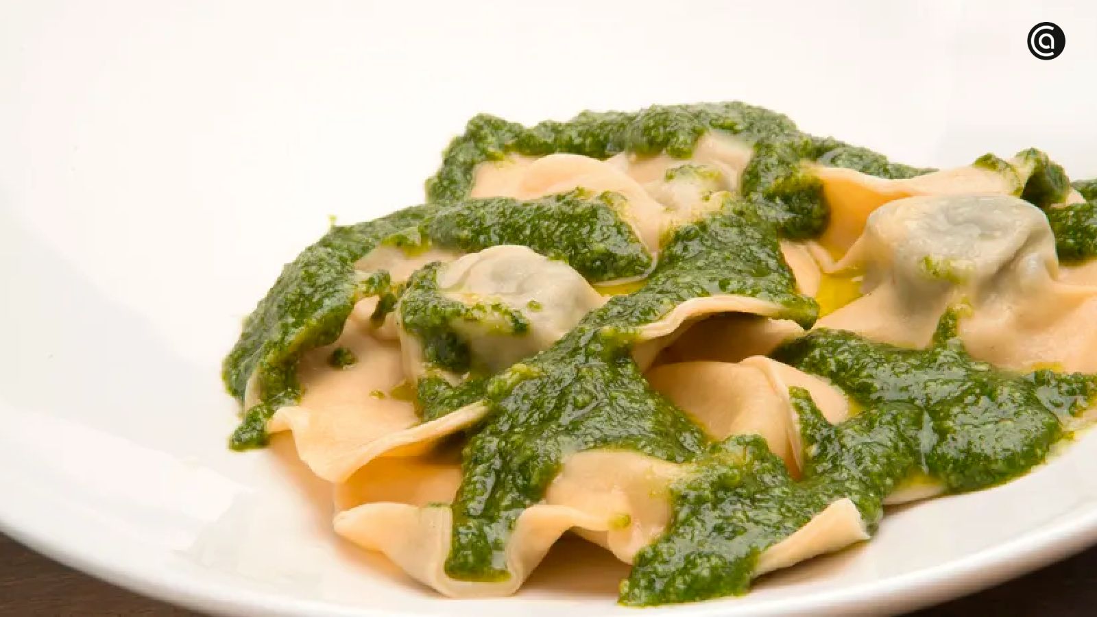 Raviolis con salsa pesto, una receta de Eva Arguiñano
