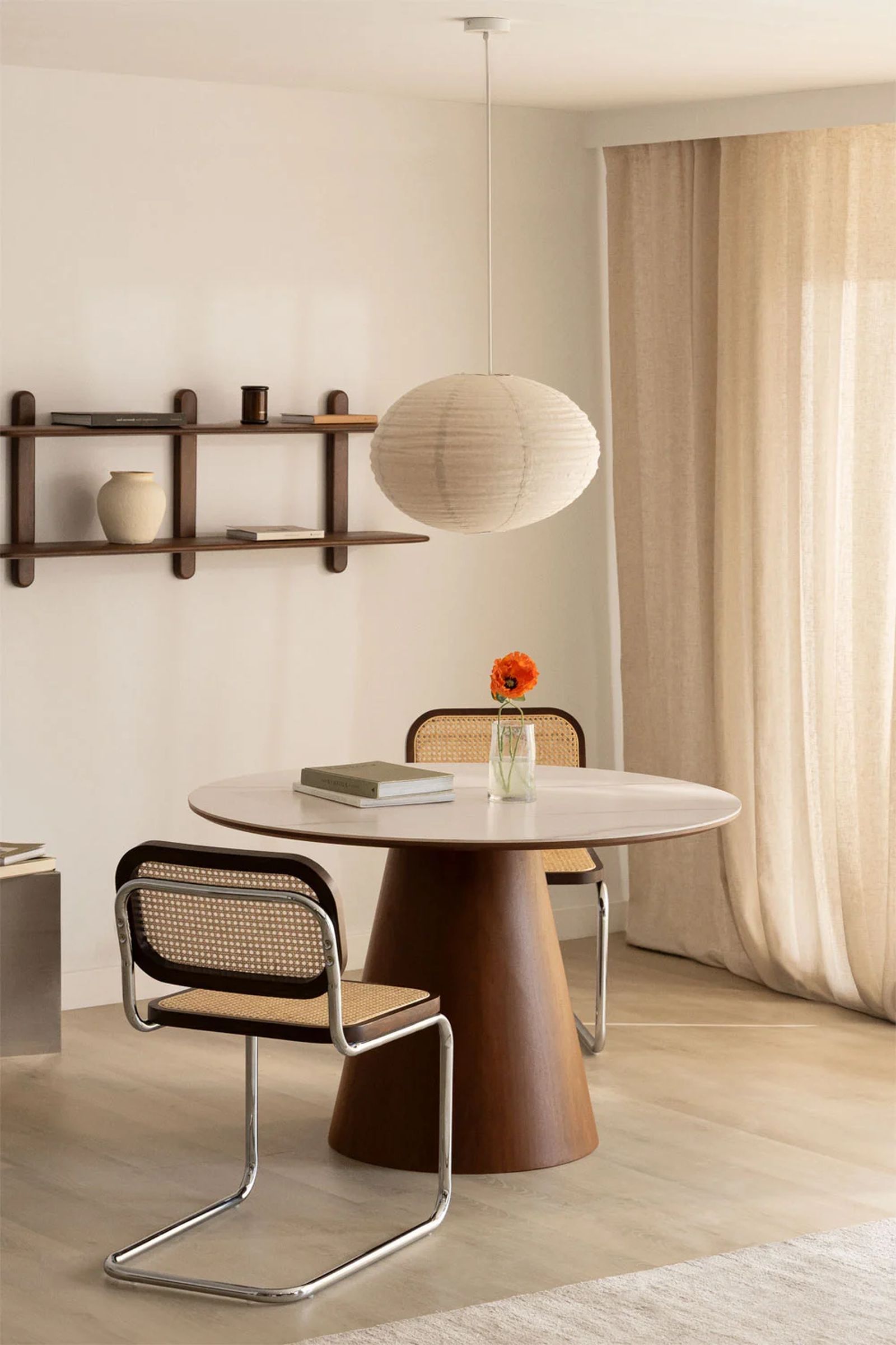 Aura - mesa de comedor redonda en madera