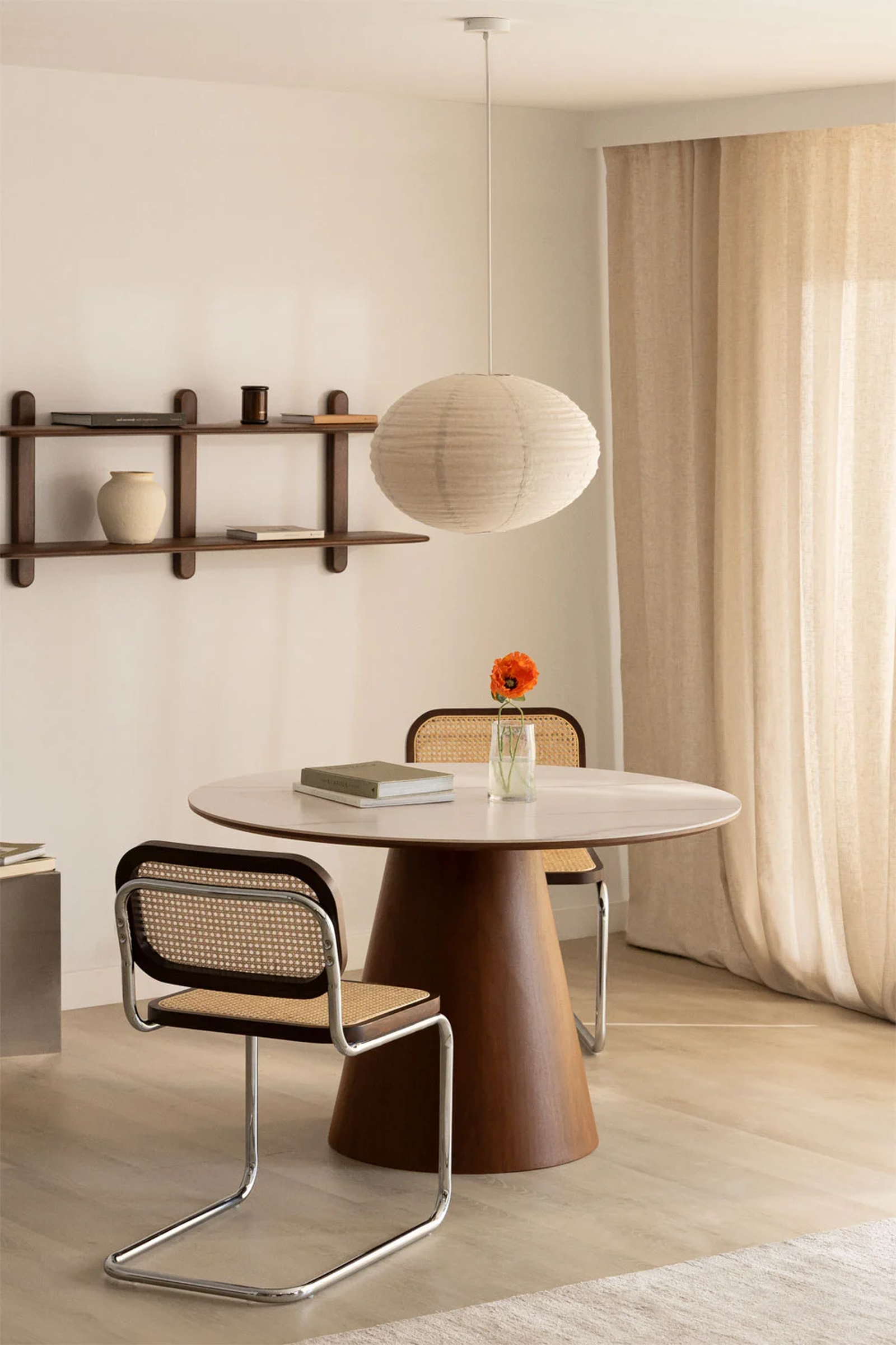 Aura - mesa de comedor redonda en madera