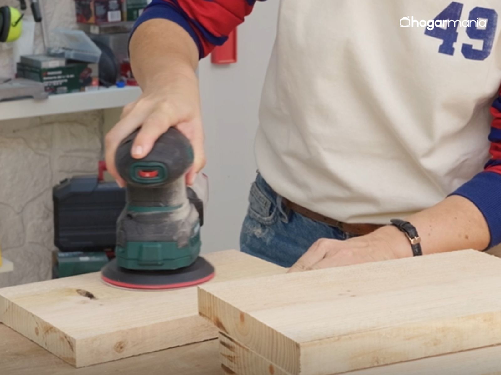 Un buen lijado es clave para conseguir un acabado suave y agradable al tacto.