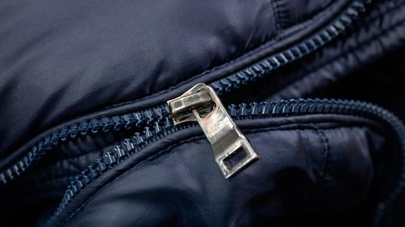 como arreglar una cremallera rota atascada como arreglar una cremallera rota atascada