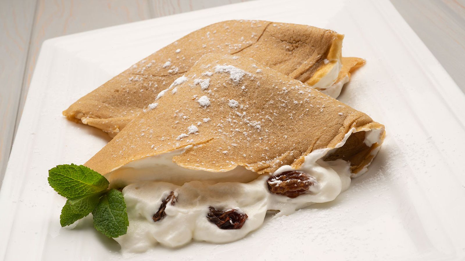 KARL6509 crepes de cafe rellenos de nata y pasas xl