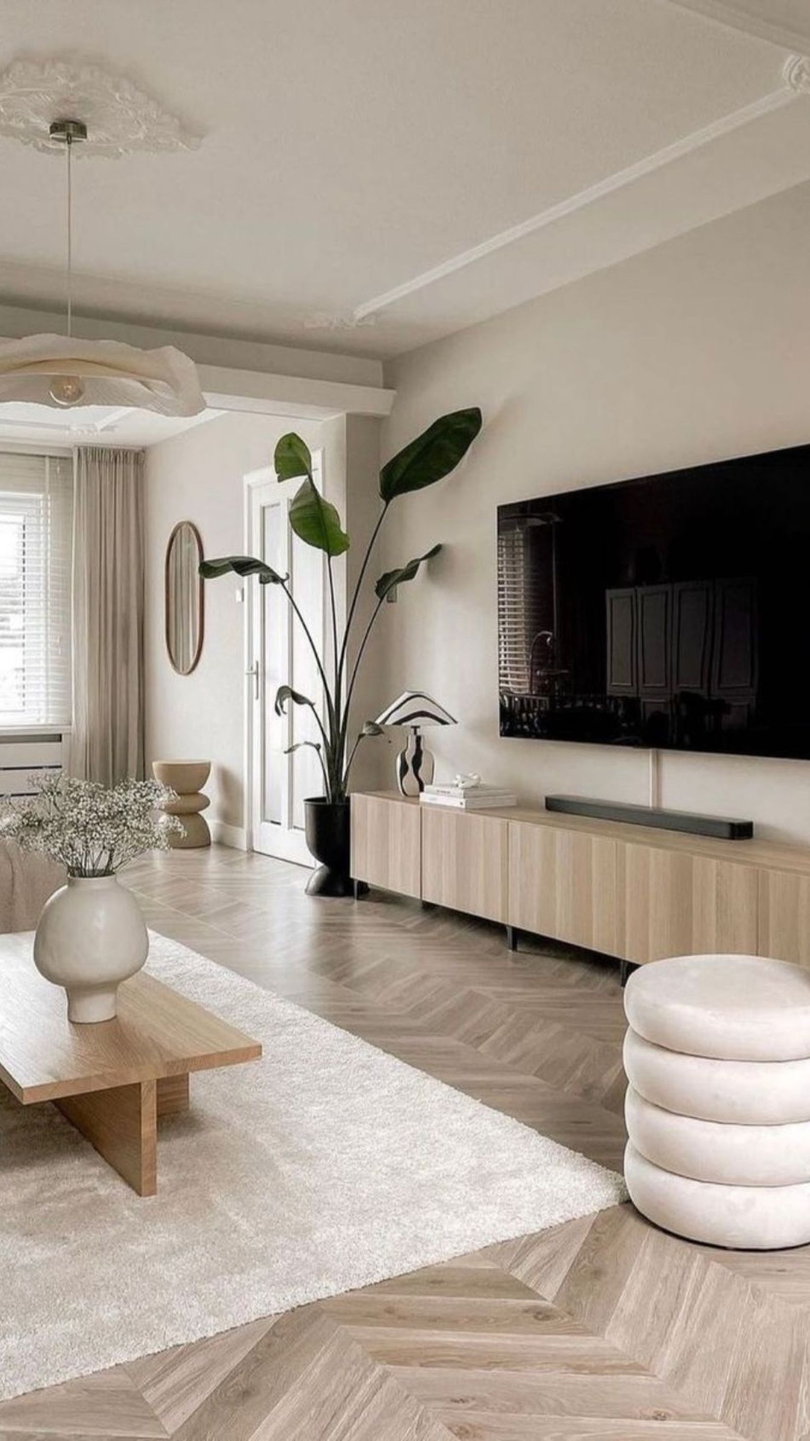 Lámpara de papel en el salón Lámpara de papel en el salón