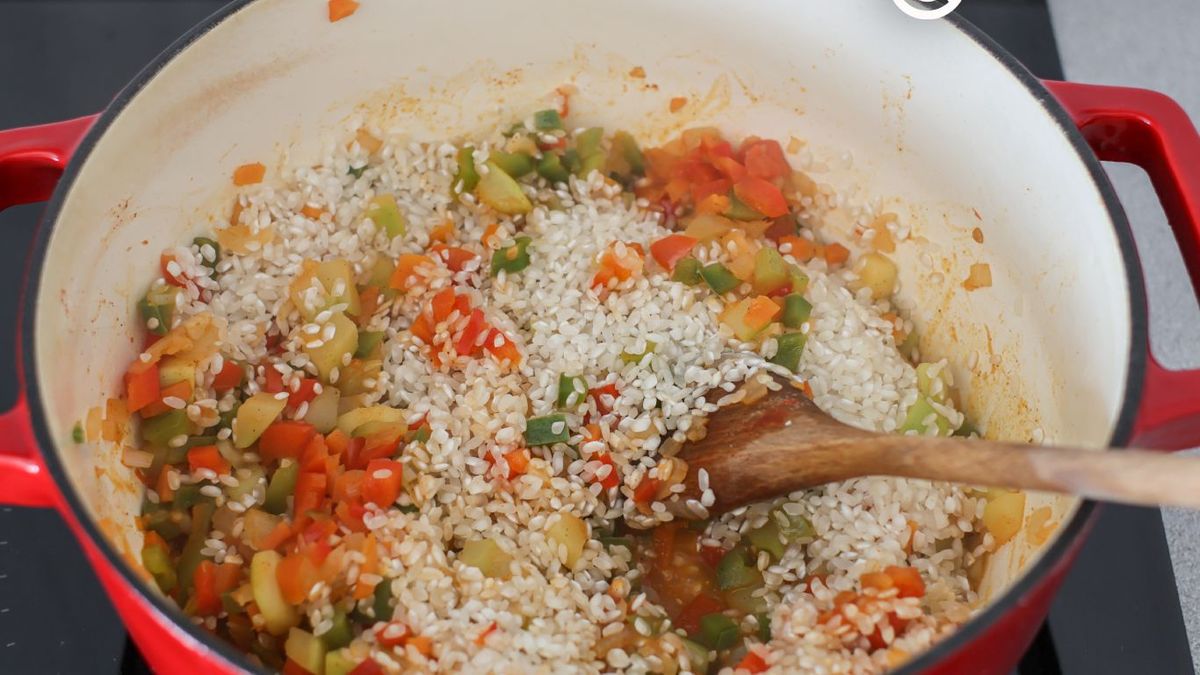 Sellar el arroz con verduras