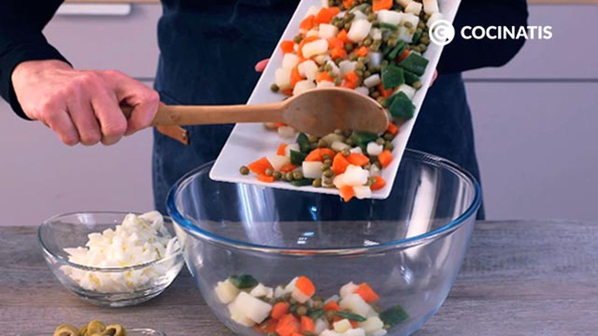 Receta de ensaladilla con pintxo donostiarra  paso 4